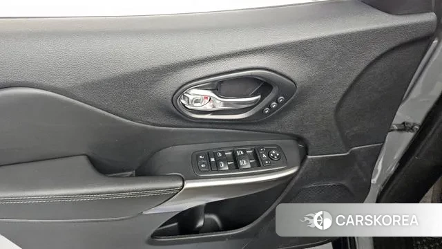 Jeep Cherokee (KL) id 3296117 из Кореи 9