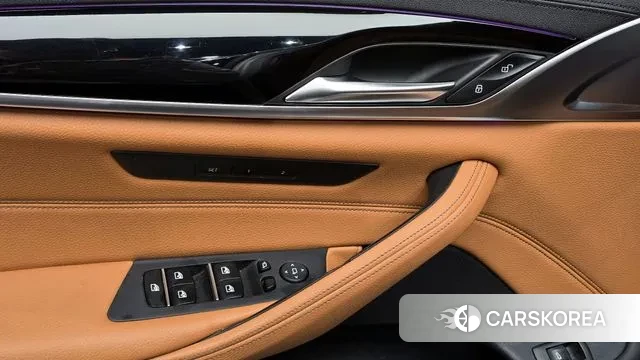 BMW 5 Series (G30) id 3045508 из Кореи 9