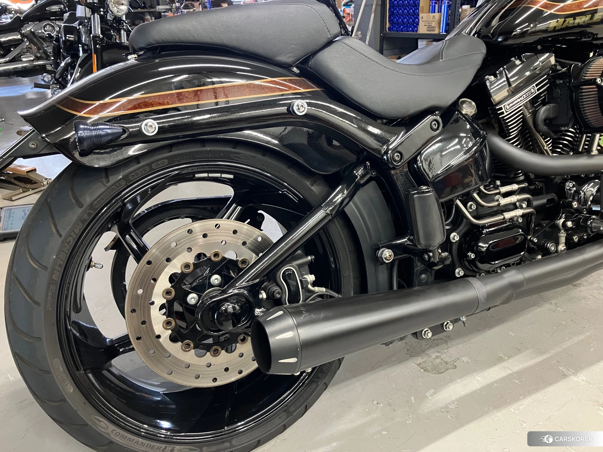 Harley-Davidson Softail Breakout FXSBSE CVO id 3946553 из Японии 9