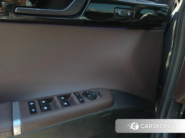 Hyundai Grandeur (GN7) id 3810950 из Кореи 9