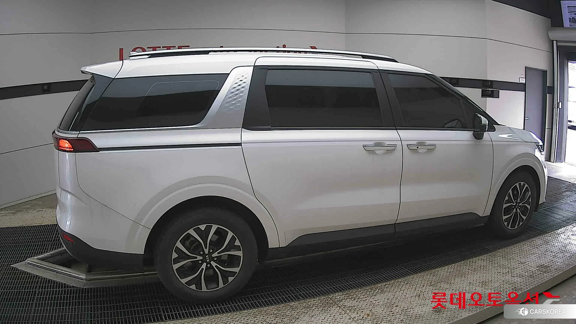 Kia Carnival id 4312642 из Кореи 9