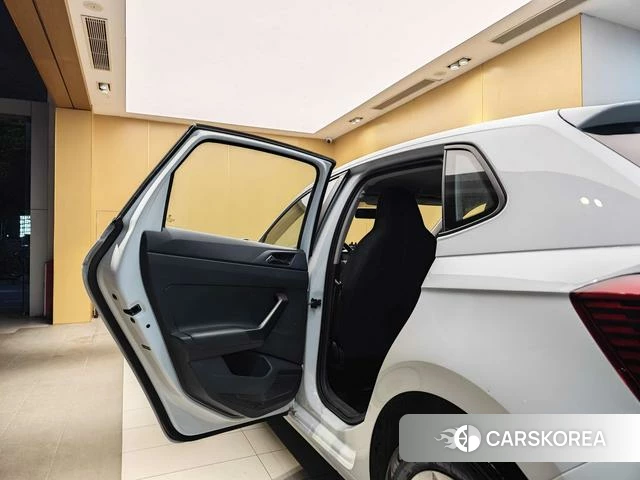 Volkswagen Polo id 4207038 из Китая 9