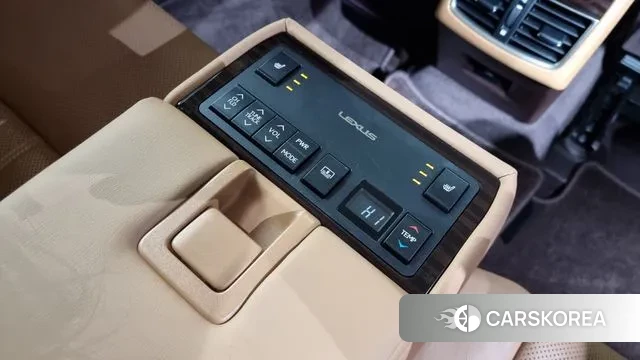 Lexus New ES300h id 3363328 из Кореи 9