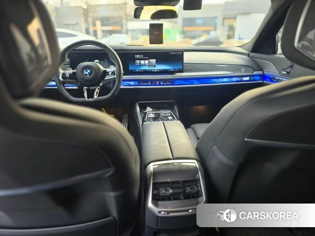 BMW 7 Series (G70) id 3919646 из Кореи 9