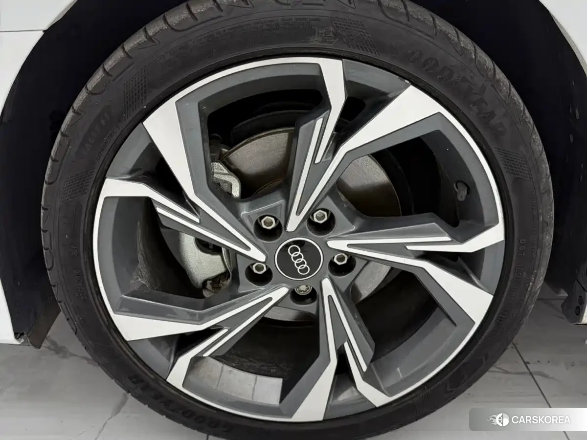 Audi A3 id 4629652 из Китая 9