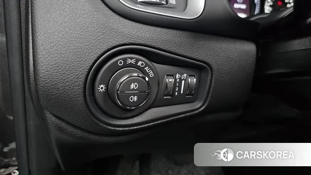 Jeep Renegade id 3038353 из Кореи 9