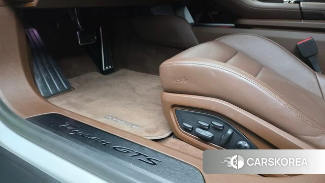 Porsche Taycan id 4474752 из Кореи 9