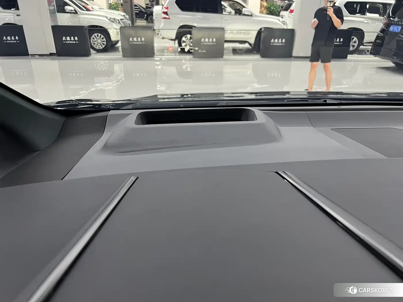 Lexus LM id 4664431 из Китая 9
