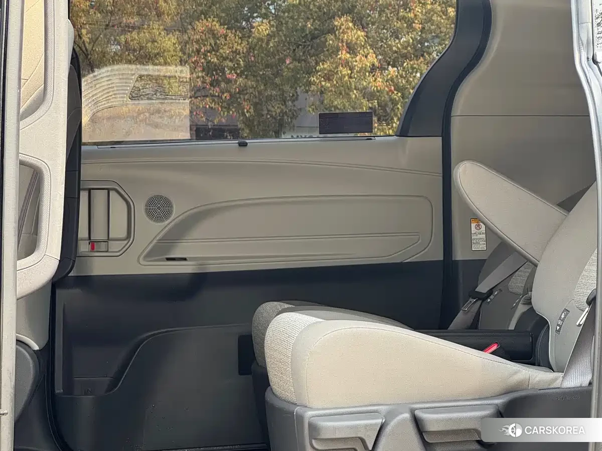 Toyota Sienna id 4589491 из Китая 9