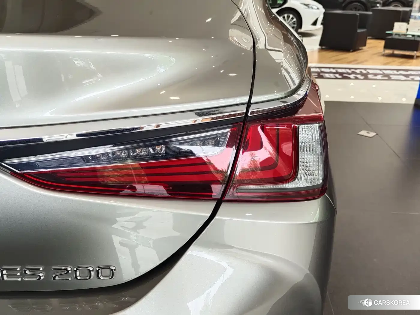 Lexus ES id 4576514 из Китая 9