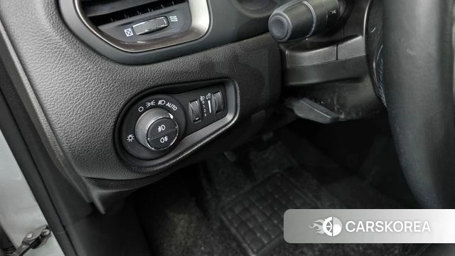 Jeep Renegade id 4755223 из Кореи 9