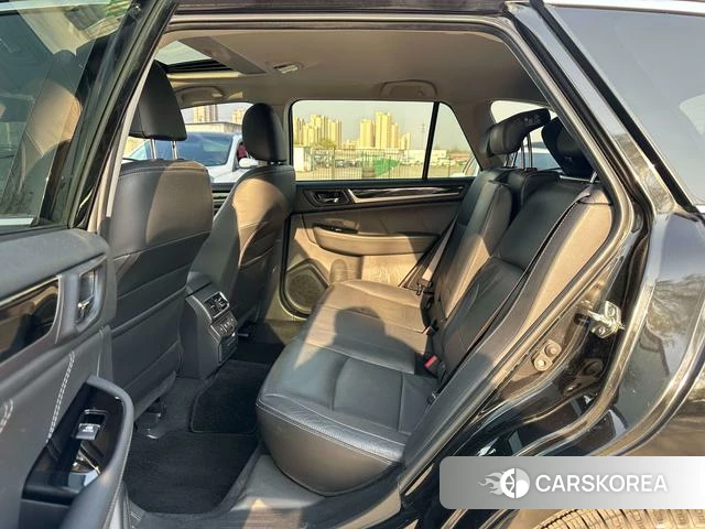 Subaru OUTBACK id 4208640 из Китая 9