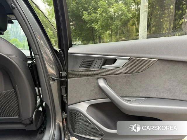 Audi A4L id 4300461 из Китая 9