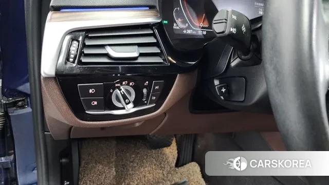 BMW 5 Series (G30) id 3504823 из Кореи 9