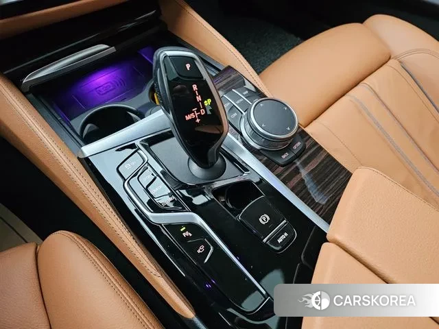 BMW 5 Series (G30) id 3508948 из Кореи 9