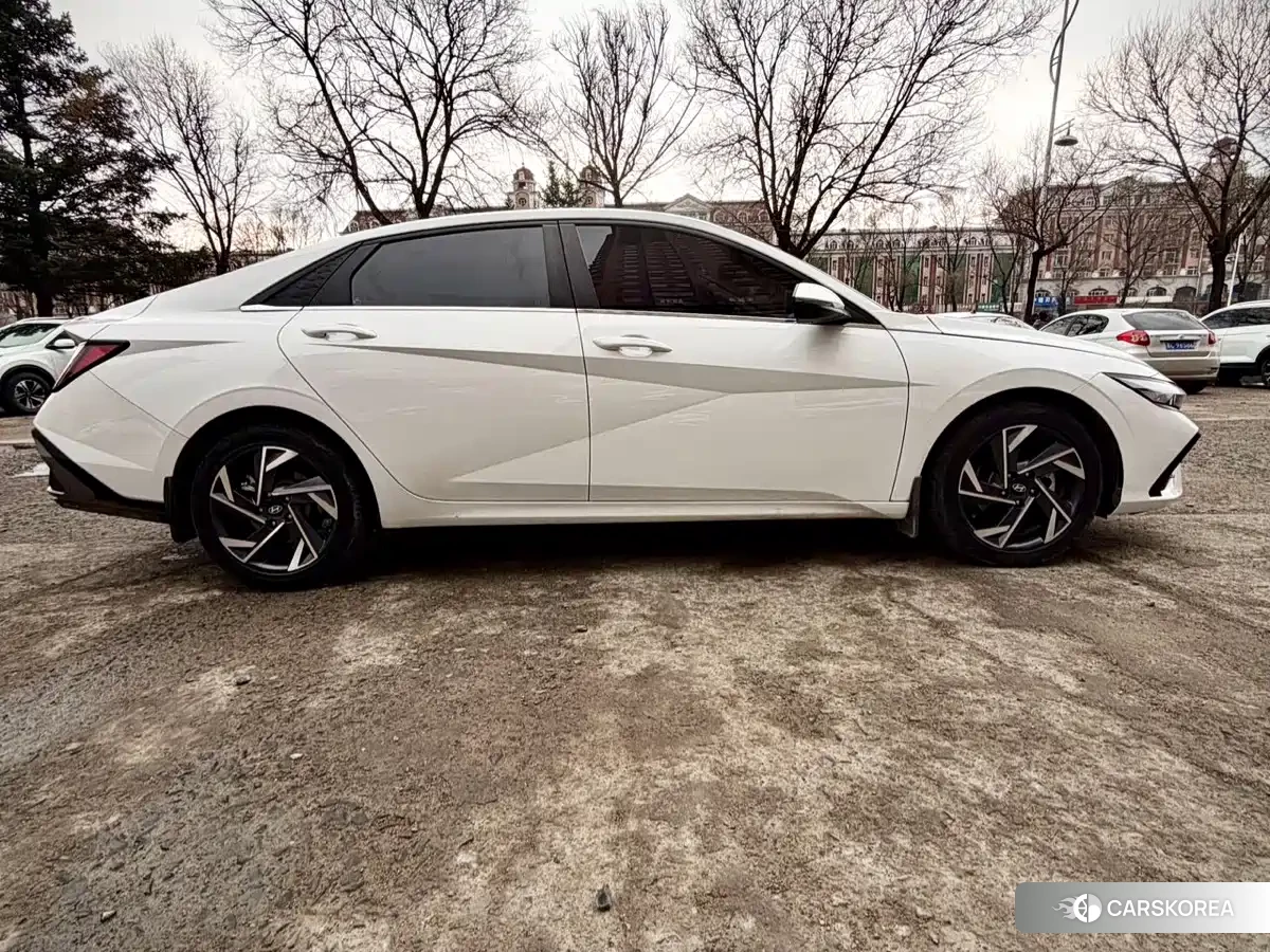 Hyundai Elantra id 4547313 из Китая 9