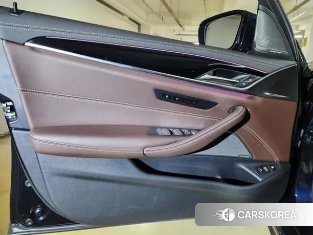 BMW 5 Series (G30) id 3448044 из Кореи 9