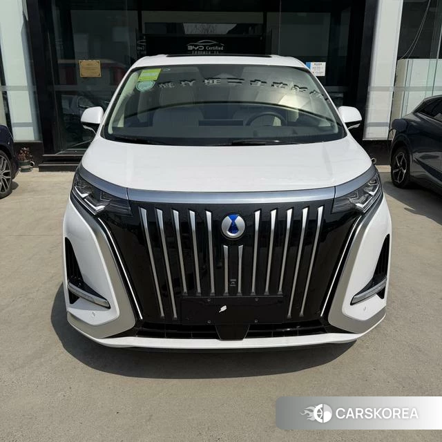 Denza D9 EV id 3920237 из Китая 9