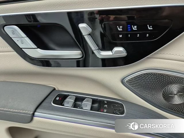 Mercedes-Benz EQS SUV X296 id 4591547 из Кореи 9