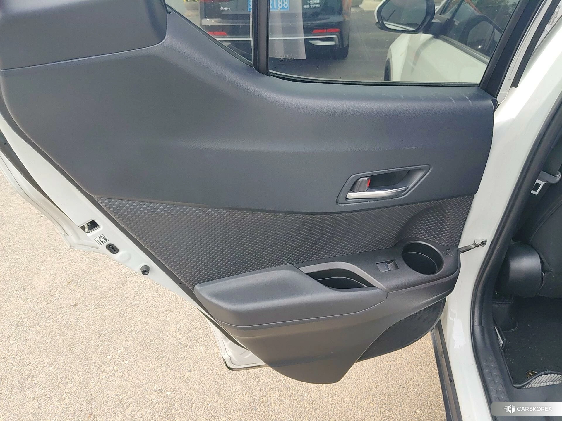 Toyota C-HR id 4467966 из Китая 9