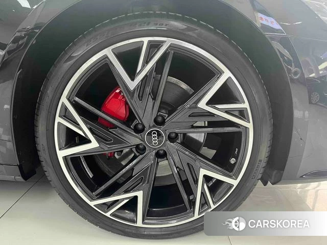 Audi A7L id 4255918 из Китая 9