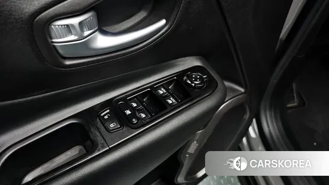 Jeep Renegade id 3302495 из Кореи 9