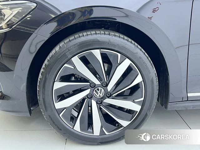 Volkswagen Passat id 4272759 из Китая 9