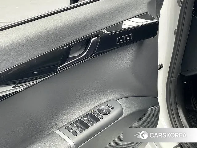 Hyundai Grandeur (GN7) id 3517963 из Кореи 9