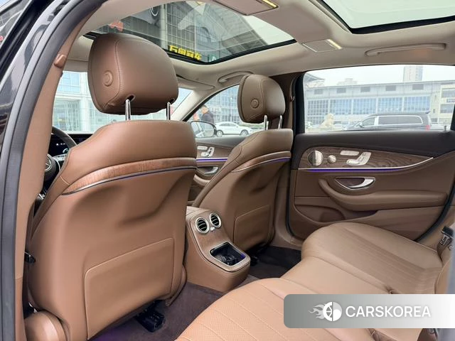 Mercedes-Benz E-class id 4306910 из Китая 9
