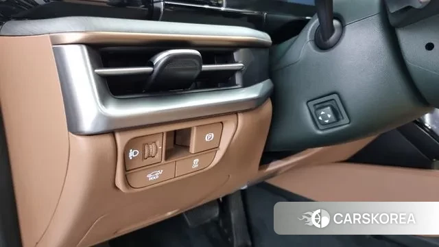 Hyundai Grandeur (GN7) id 3353922 из Кореи 9