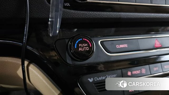 Kia The New Carnival id 4305131 из Кореи 9