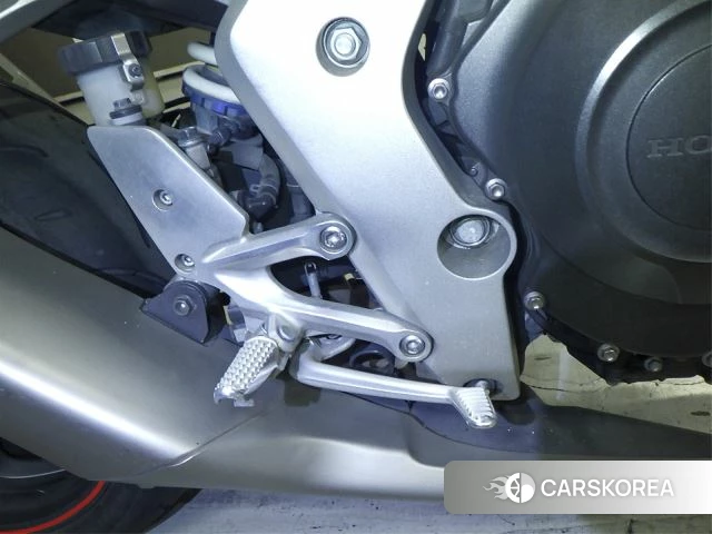 Проданный Honda CB1000R id 4199484 из Японии, фото 9