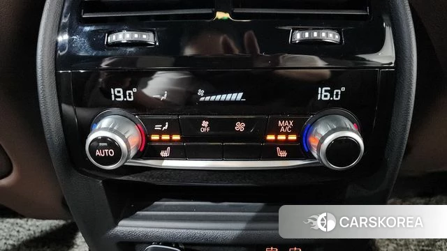 BMW 5 Series (G30) id 3832957 из Кореи 9