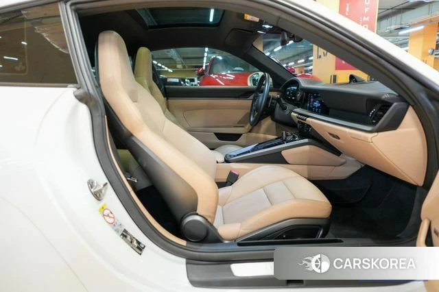 Porsche 911(992) id 4339044 из Кореи 9