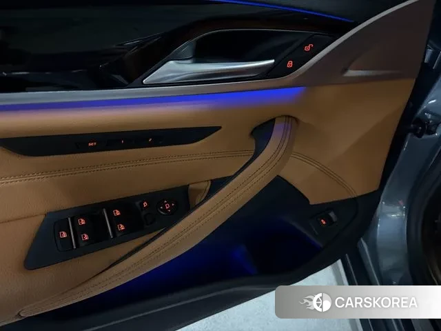 BMW 5 Series (G30) id 3757106 из Кореи 9