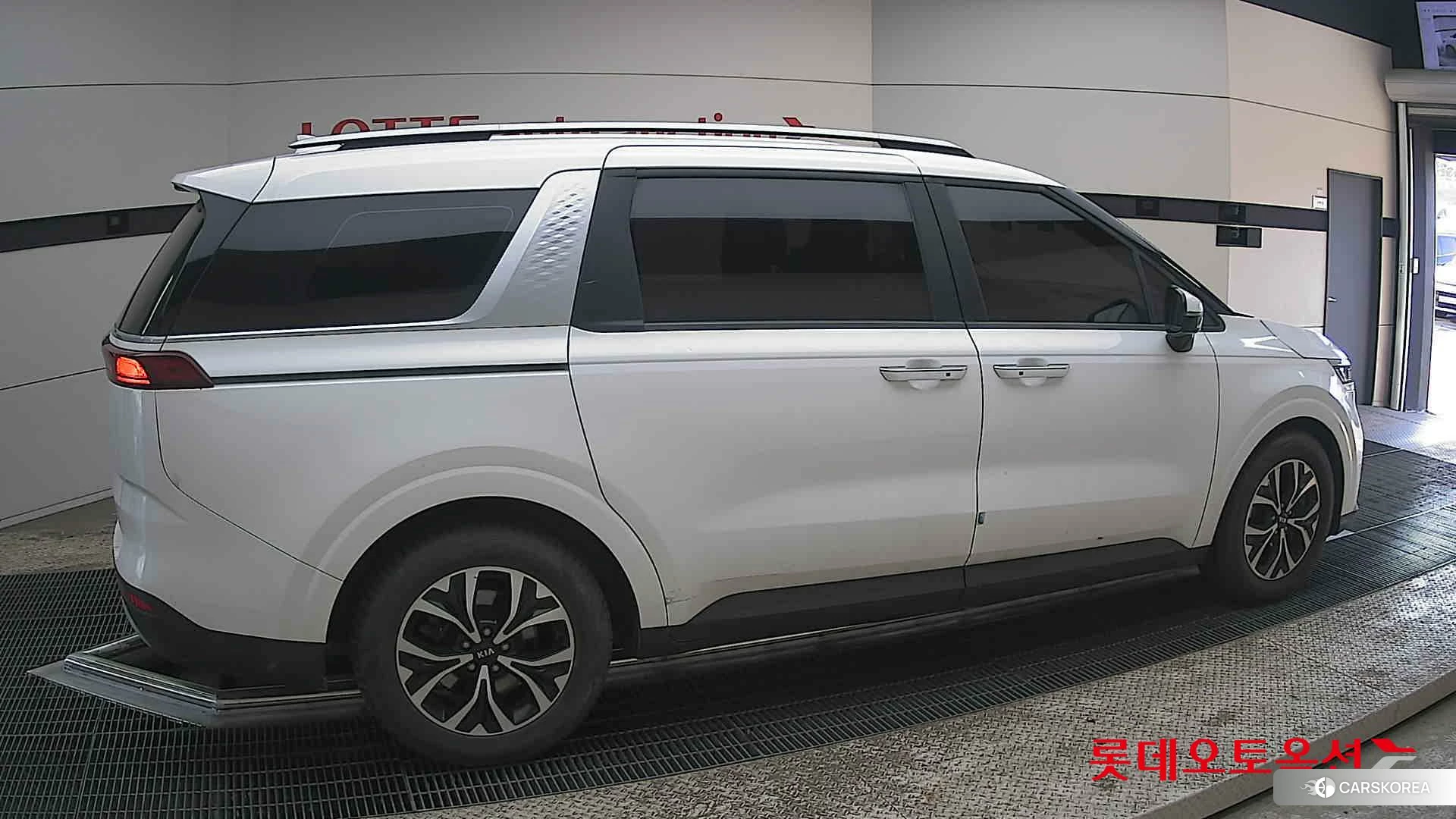 Kia Carnival id 3882158 из Кореи 9