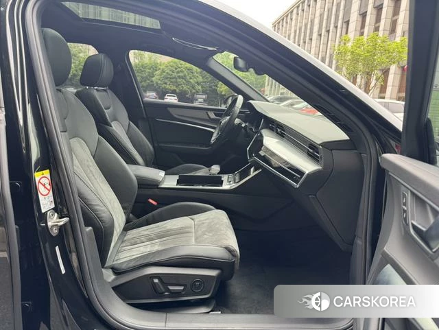 Audi A6L id 4333743 из Китая 9