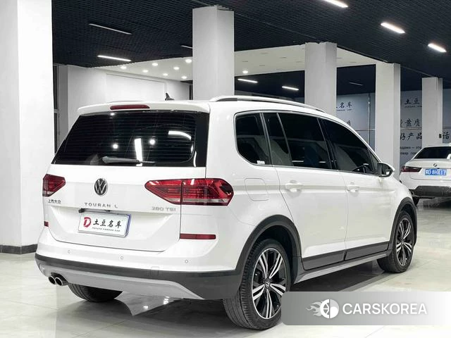 Volkswagen Touran L id 4353673 из Китая 9