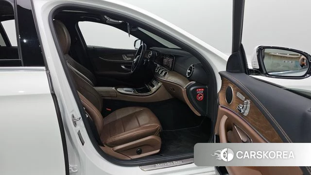 Mercedes-Benz E-Class W213 id 3923898 из Кореи 9