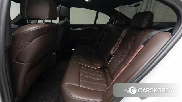 BMW 5 Series (G30) id 4186363 из Кореи 9