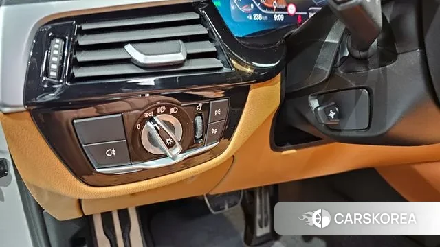 BMW 5 Series (G30) id 3690092 из Кореи 9