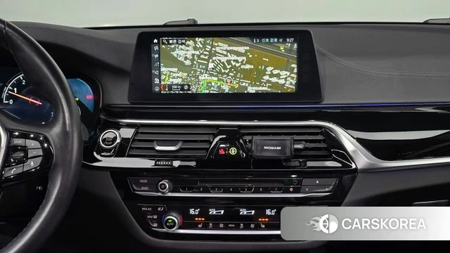 BMW 5 Series (G30) id 4717824 из Кореи 9