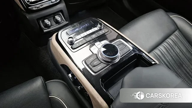 Genesis G90 id 3607730 из Кореи 9