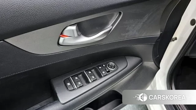 Kia Come New K3 id 3583498 из Кореи 9