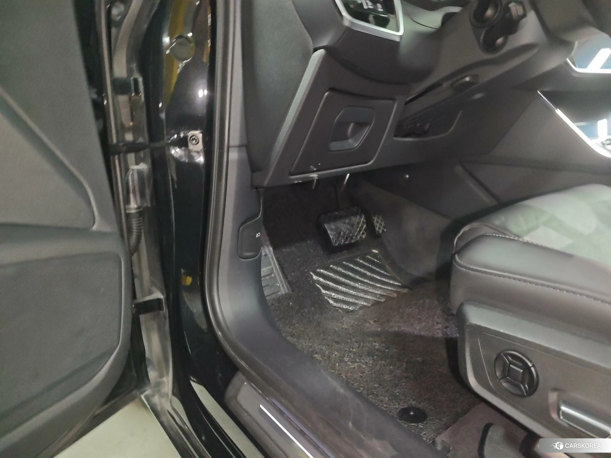 Audi A6L id 4512703 из Китая 9