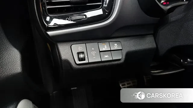 Kia Stonic id 3627022 из Кореи 9