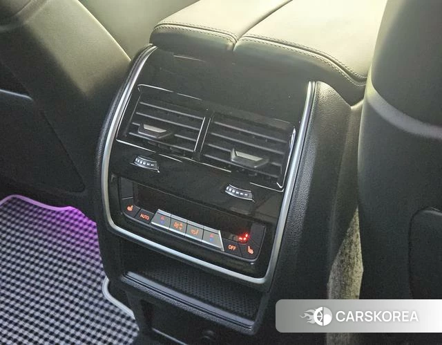 BMW X6 M id 4208433 из Китая 9
