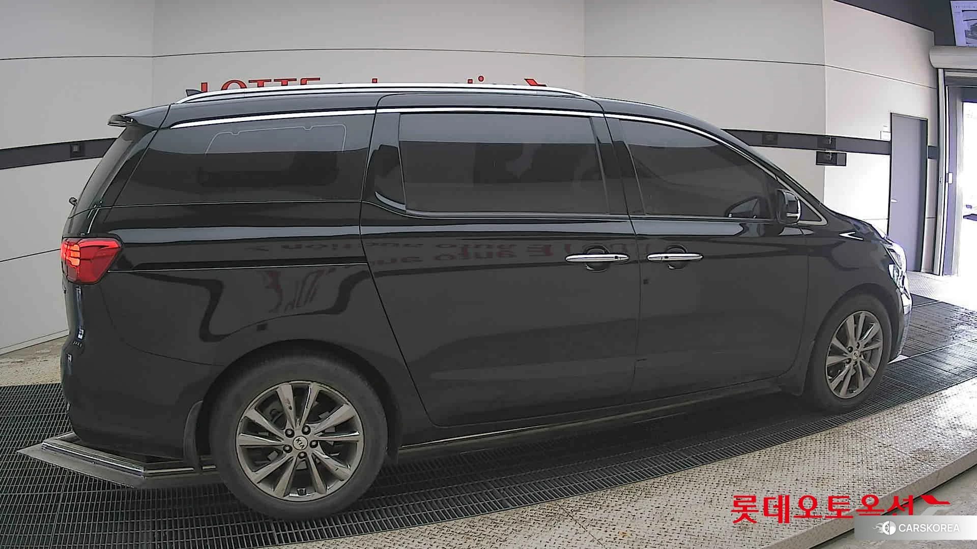 Kia Carnival id 4347383 из Кореи 9