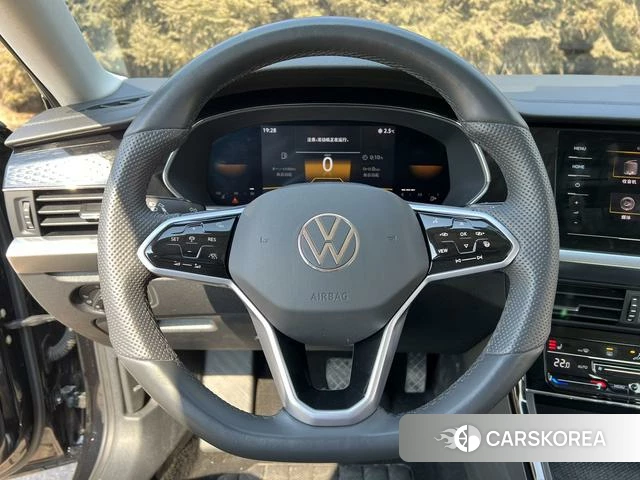 Volkswagen Passat id 4273986 из Китая 9