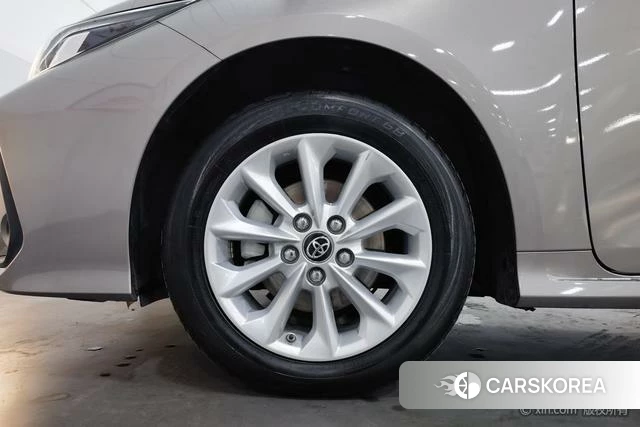 Toyota Corolla id 4307703 из Китая 9